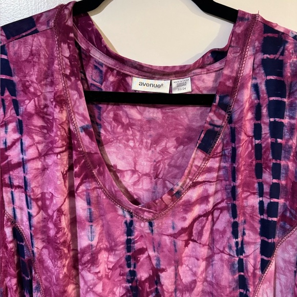 Avenue 22/24 3/4 sleeve tie dye v neck soft knit light weight top - Picture 3 of 5